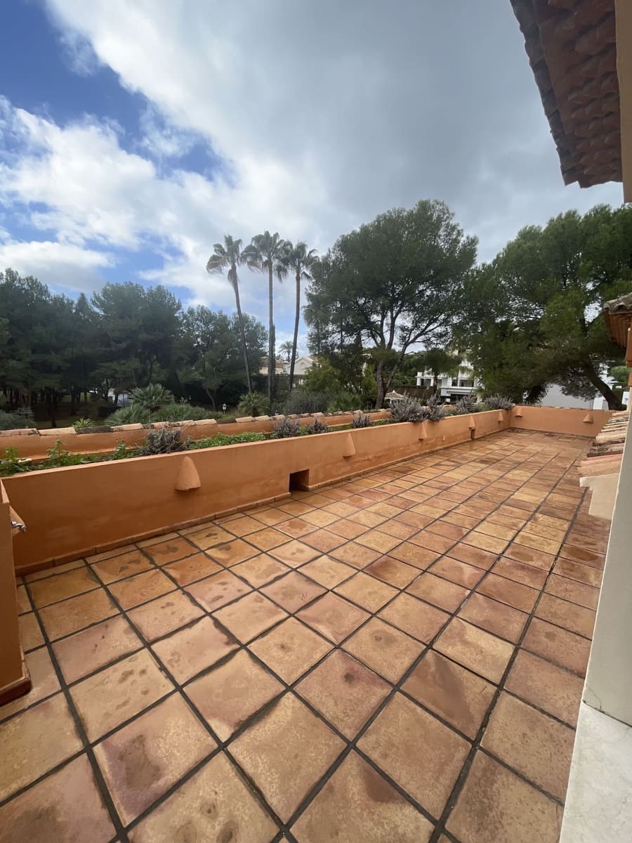 5 sypialnia Willa na sprzedaż w Marbella z basenem garażem - 4 500 000 € (Ref: 9274935)