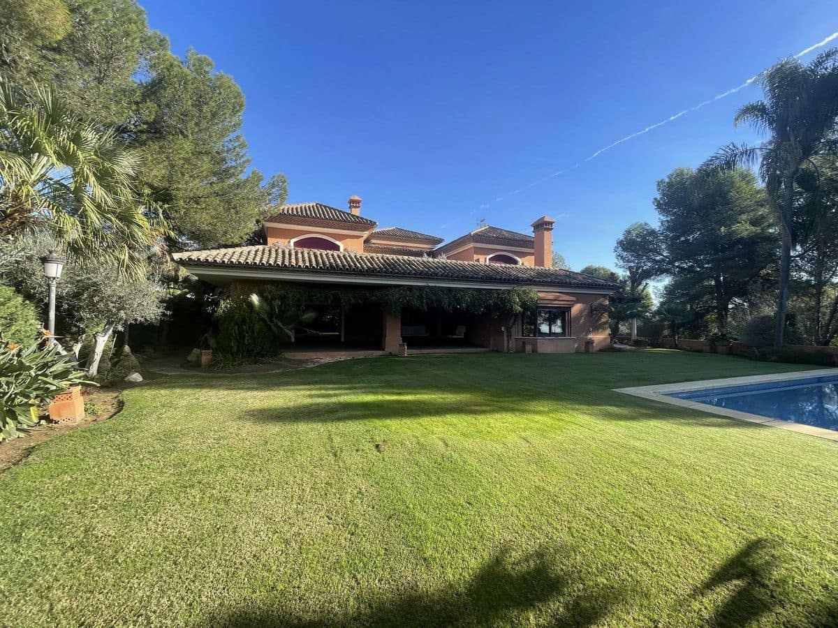 5 sypialnia Willa na sprzedaż w Marbella z basenem garażem - 4 500 000 € (Ref: 9274935)