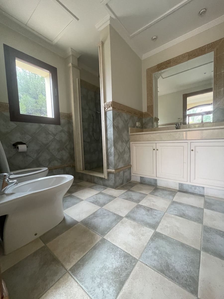 5 sypialnia Willa na sprzedaż w Marbella z basenem garażem - 4 500 000 € (Ref: 9274935)