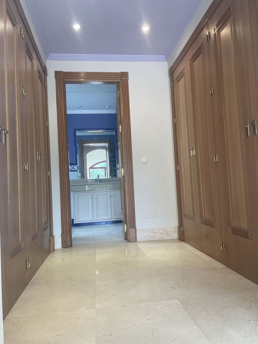 5 sypialnia Willa na sprzedaż w Marbella z basenem garażem - 4 500 000 € (Ref: 9274935)