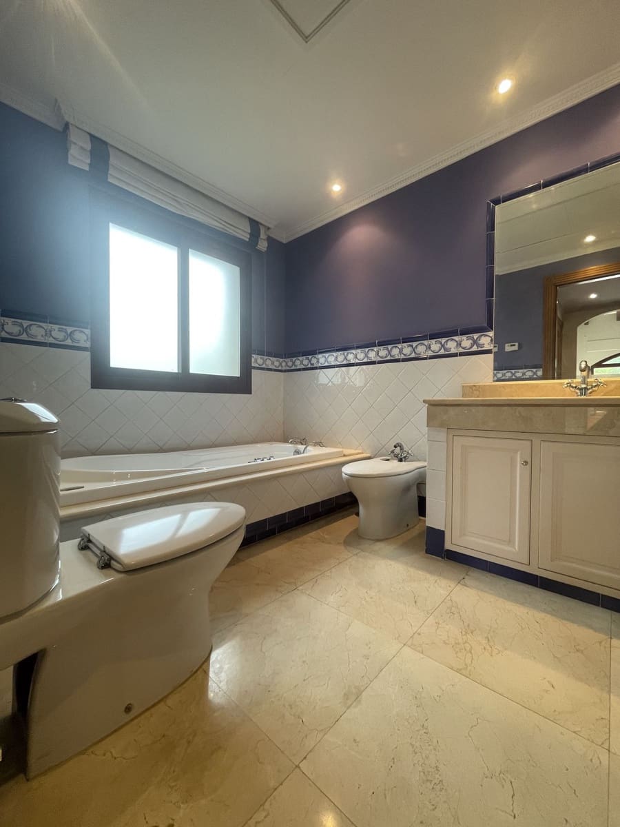 5 sypialnia Willa na sprzedaż w Marbella z basenem garażem - 4 500 000 € (Ref: 9274935)