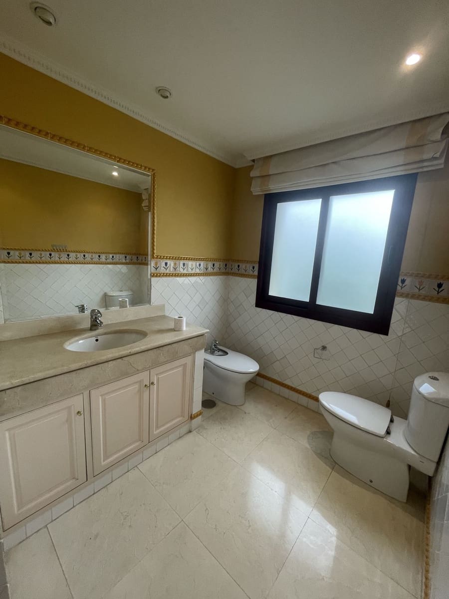 5 sypialnia Willa na sprzedaż w Marbella z basenem garażem - 4 500 000 € (Ref: 9274935)