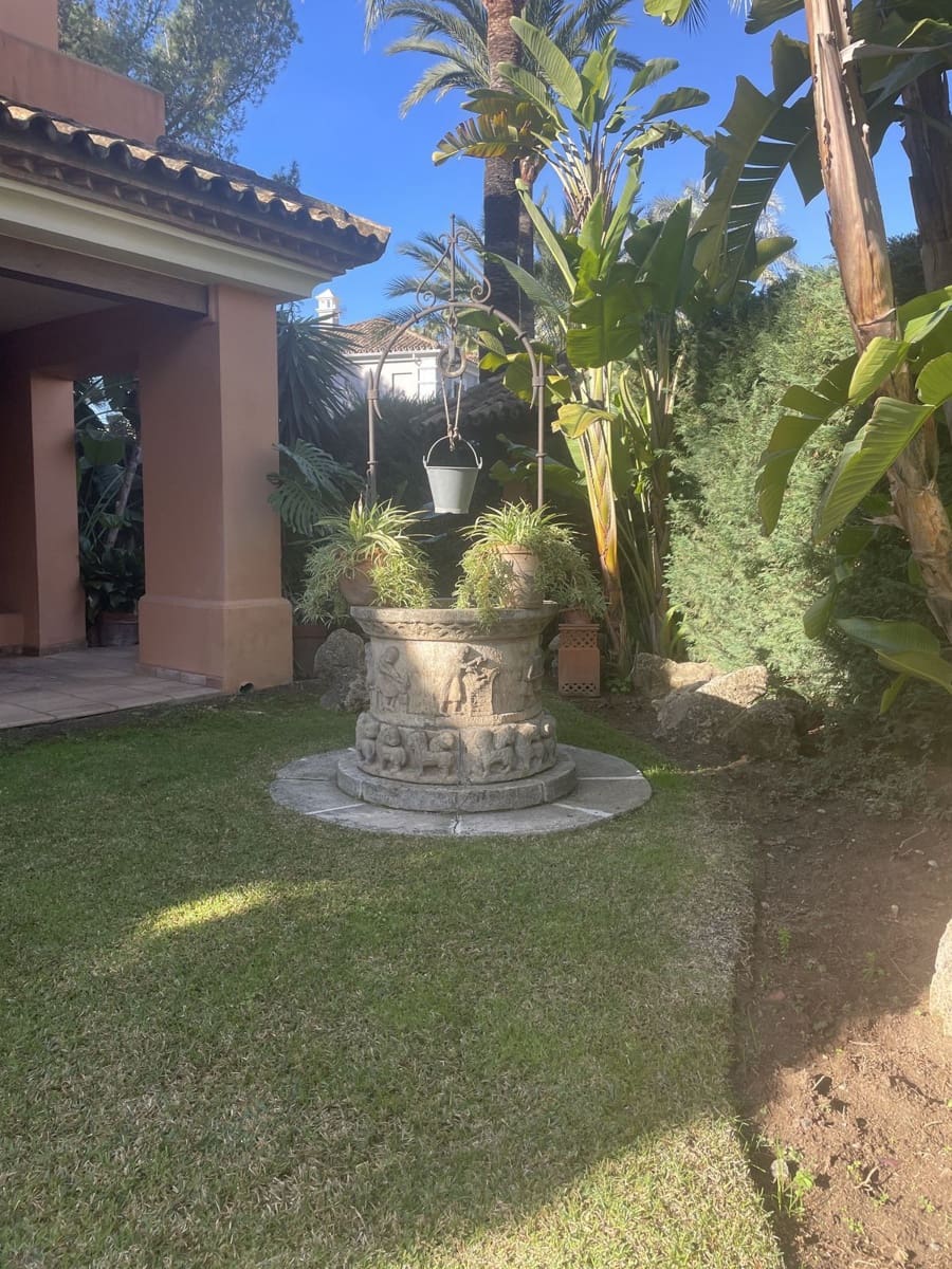 5 sypialnia Willa na sprzedaż w Marbella z basenem garażem - 4 500 000 € (Ref: 9274935)