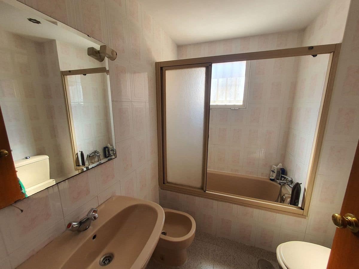 4 soveværelse Byhus til salg i Malaga by med swimmingpool garage - € 399.900 (Ref: 9274942)