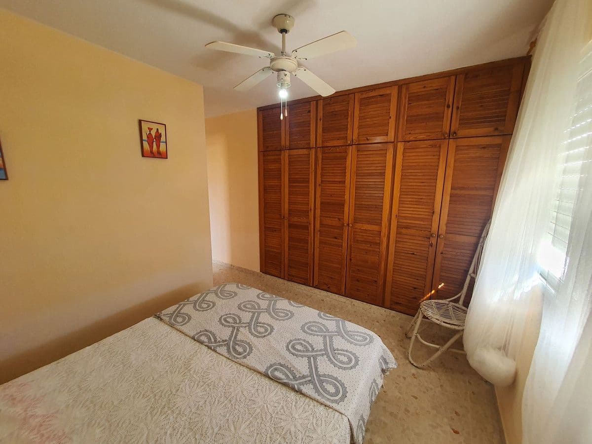 4 soveværelse Byhus til salg i Malaga by med swimmingpool garage - € 399.900 (Ref: 9274942)