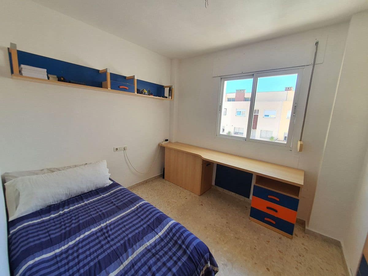 4 soveværelse Byhus til salg i Malaga by med swimmingpool garage - € 399.900 (Ref: 9274942)