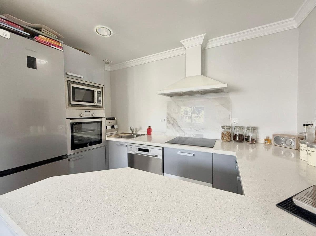 2 soveværelse Lejlighed til salg i Fuengirola med swimmingpool garage - € 299.000 (Ref: 9283994)