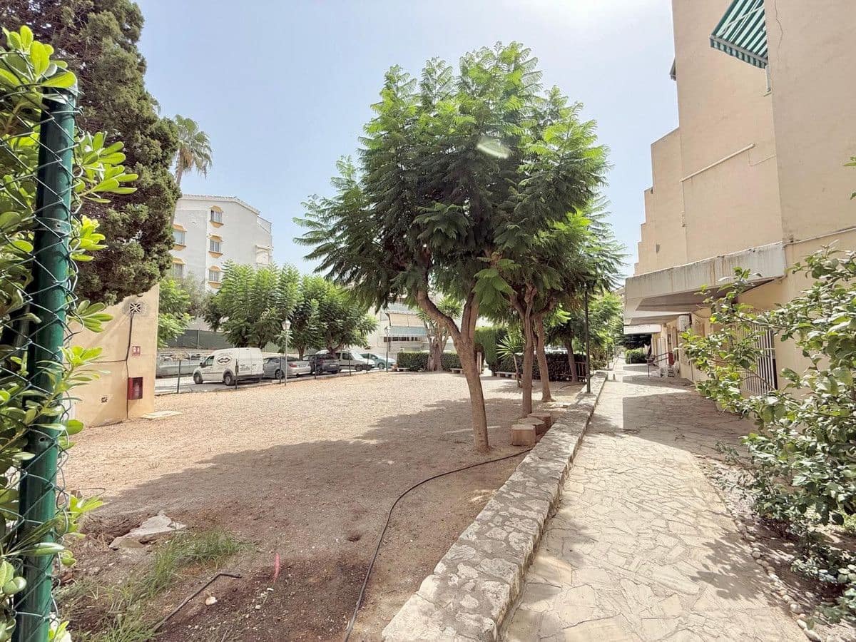 2 soveværelse Lejlighed til salg i Fuengirola med swimmingpool garage - € 299.000 (Ref: 9283994)