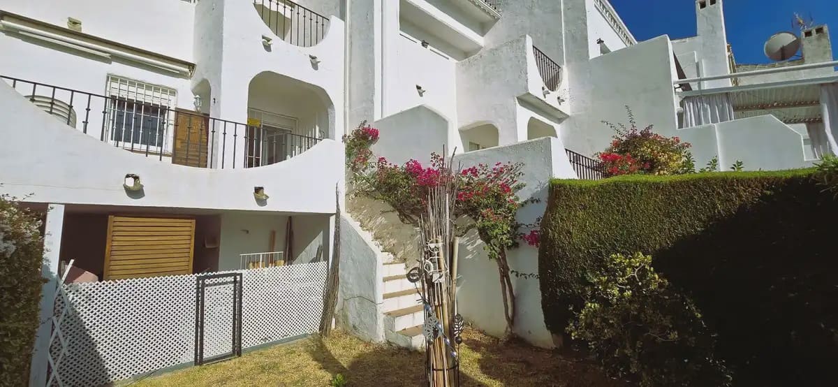 2 quarto Casa em Banda para venda em Marbella com piscina garagem - 397 000 € (Ref: 9283995)