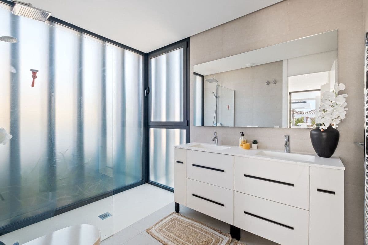 4 makuuhuone Huvila myytävänä paikassa Mijas mukana uima-altaan 
autotalli - 1 875 000 € (Ref: 9284013)