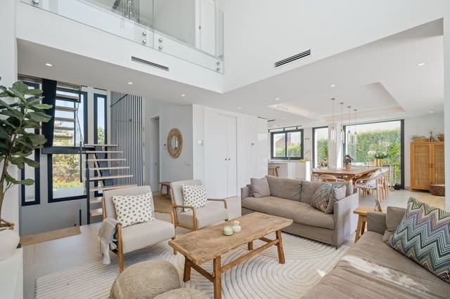 4 makuuhuone Huvila myytävänä paikassa Riviera del Sol, Mijas mukana uima-altaan 
autotalli - 1 875 000 € (Ref: 9284013)