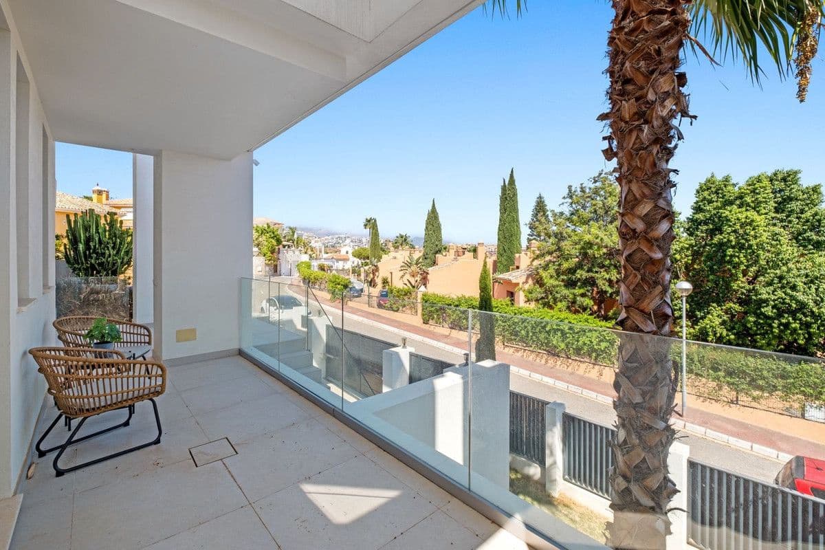 4 makuuhuone Huvila myytävänä paikassa Mijas mukana uima-altaan 
autotalli - 1 875 000 € (Ref: 9284013)