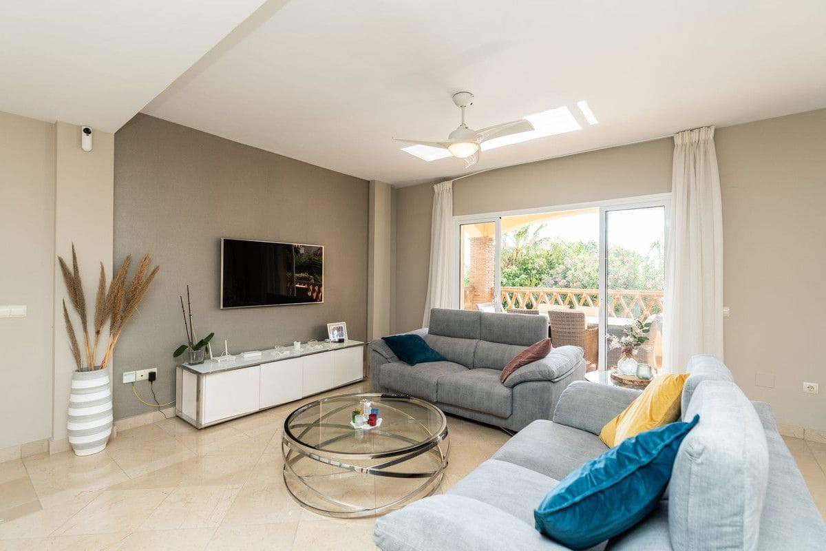 Chalet de 4 habitaciones en Mijas en venta con piscina garaje - 995.000 € (Ref: 9284015)