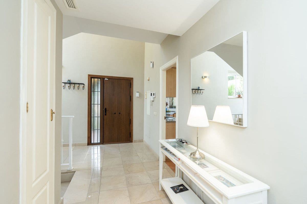 Chalet de 4 habitaciones en Mijas en venta con piscina garaje - 995.000 € (Ref: 9284015)