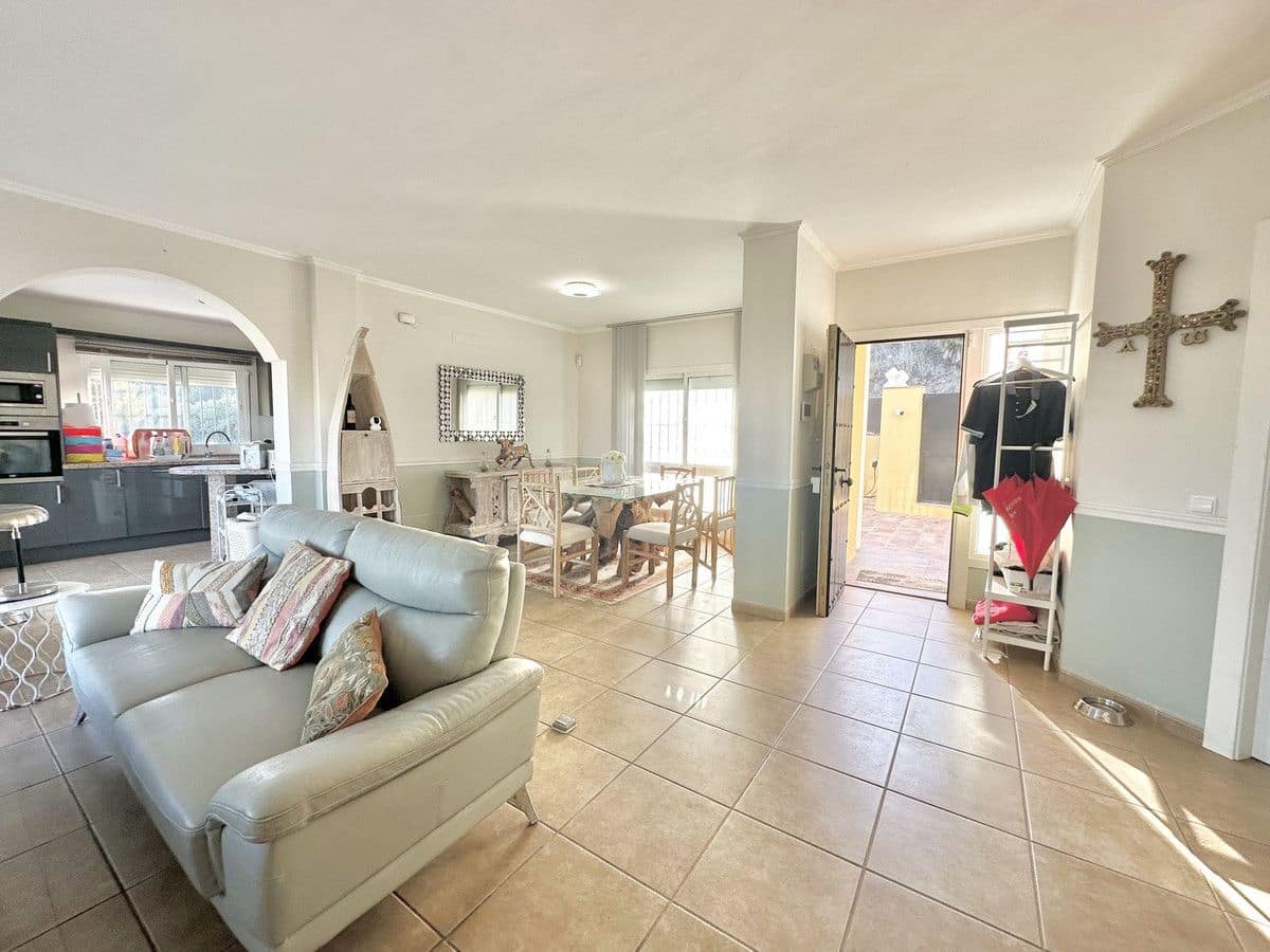 4 bedroom Villa for sale in Mijas with pool garage - € 880,000 (Ref: 9284020)