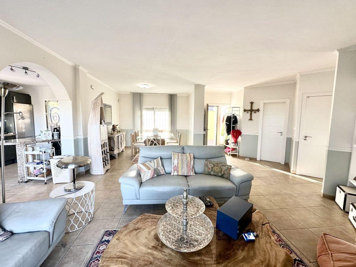 4 bedroom Villa for sale in Mijas with pool garage - € 880,000 (Ref: 9284020)