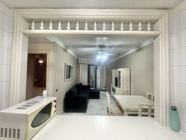 1 Zimmer Strandapartment zu verkaufen in Aloha Golf, Marbella mit Pool - 375.000 € (Ref: 9284023)