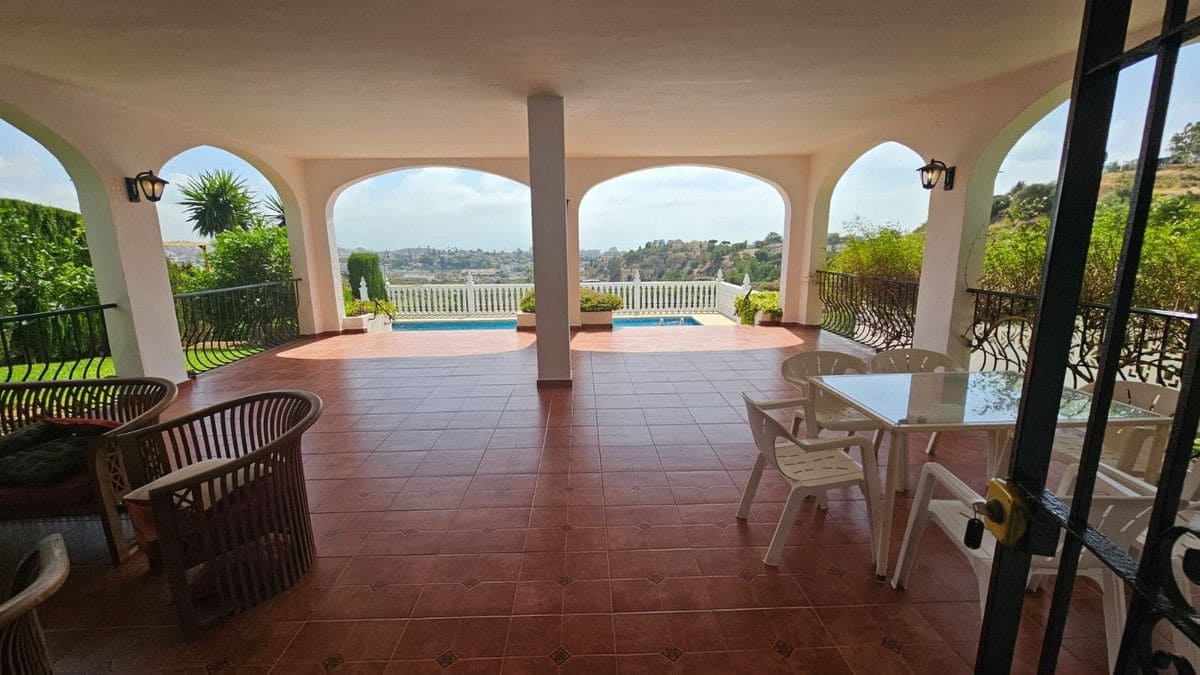 4 soveværelse Villa til salg i Mijas med swimmingpool garage - € 885.000 (Ref: 9284024)