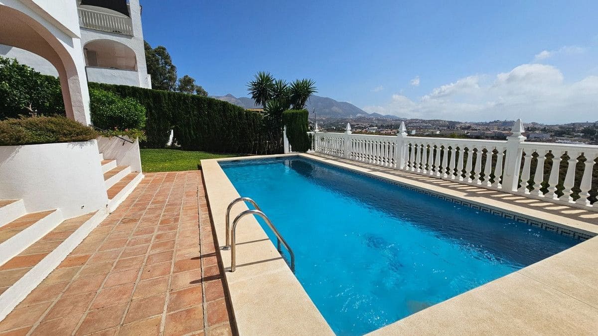 4 soveværelse Villa til salg i Mijas med swimmingpool garage - € 885.000 (Ref: 9284024)