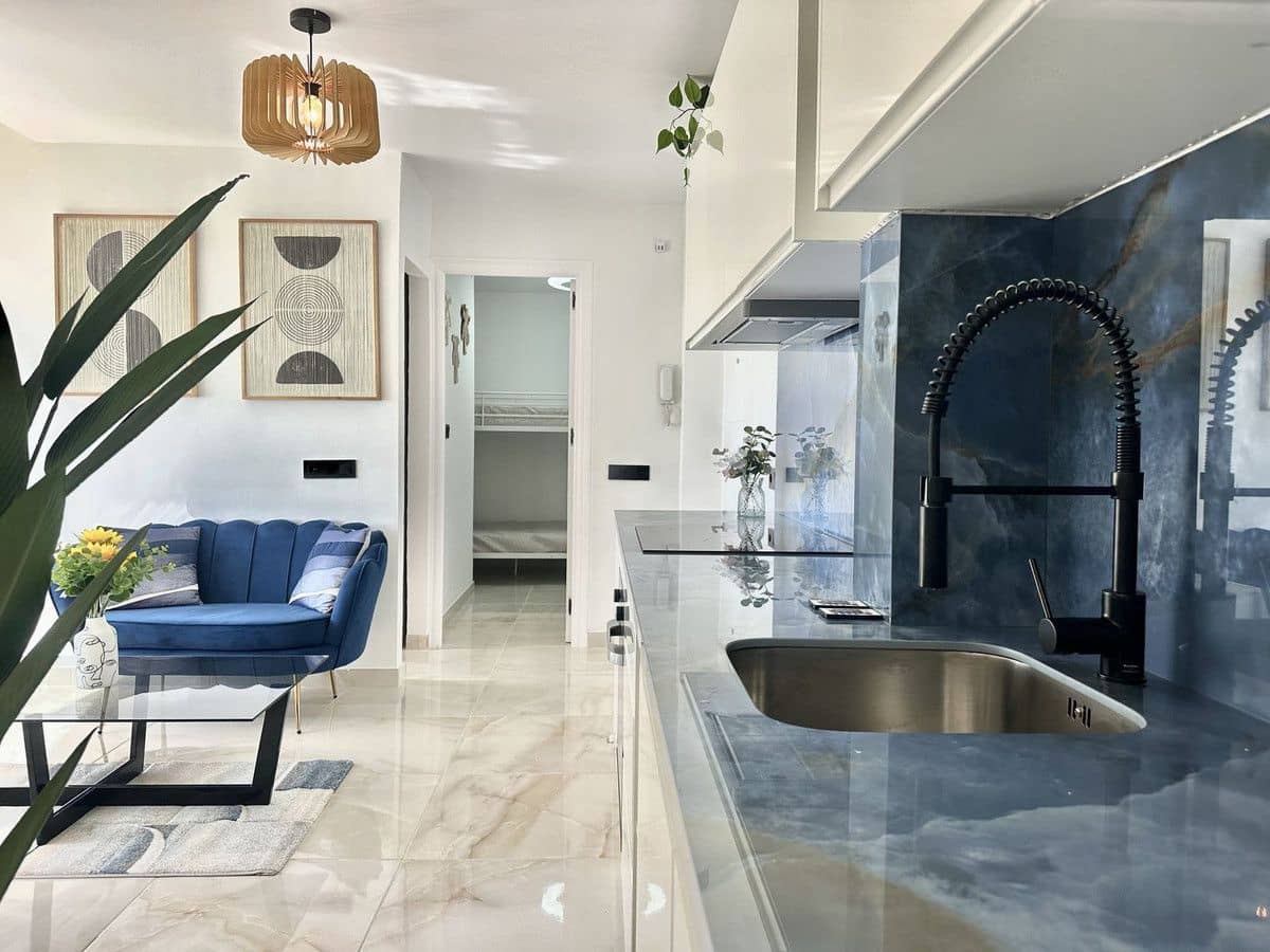 2 soverom Strandleiligheter til salgs i Mijas med svømmebasseng garasje - € 335 000 (Ref: 9284025)