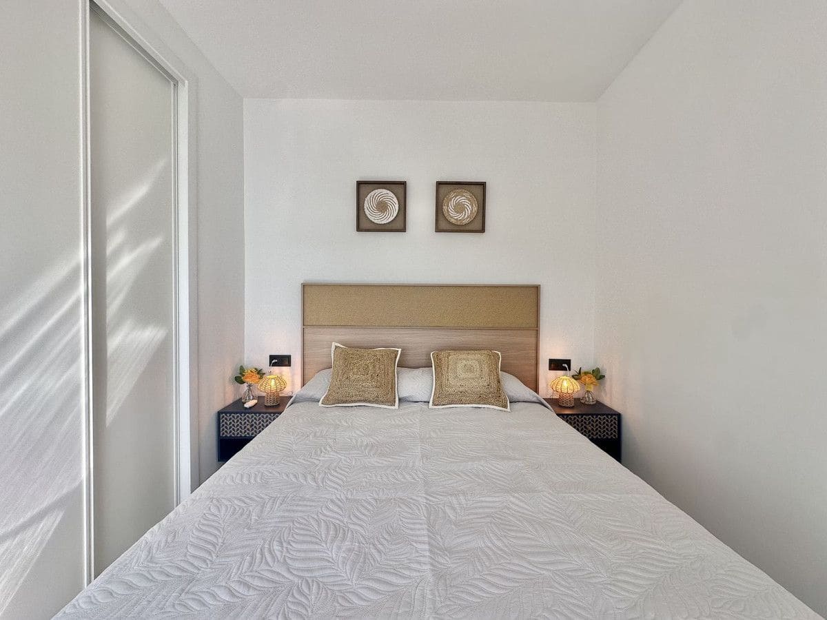 2 soverom Strandleiligheter til salgs i Mijas med svømmebasseng garasje - € 335 000 (Ref: 9284025)