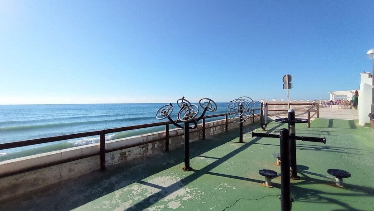 2 soverom Strandleiligheter til salgs i Mijas med svømmebasseng garasje - € 335 000 (Ref: 9284025)