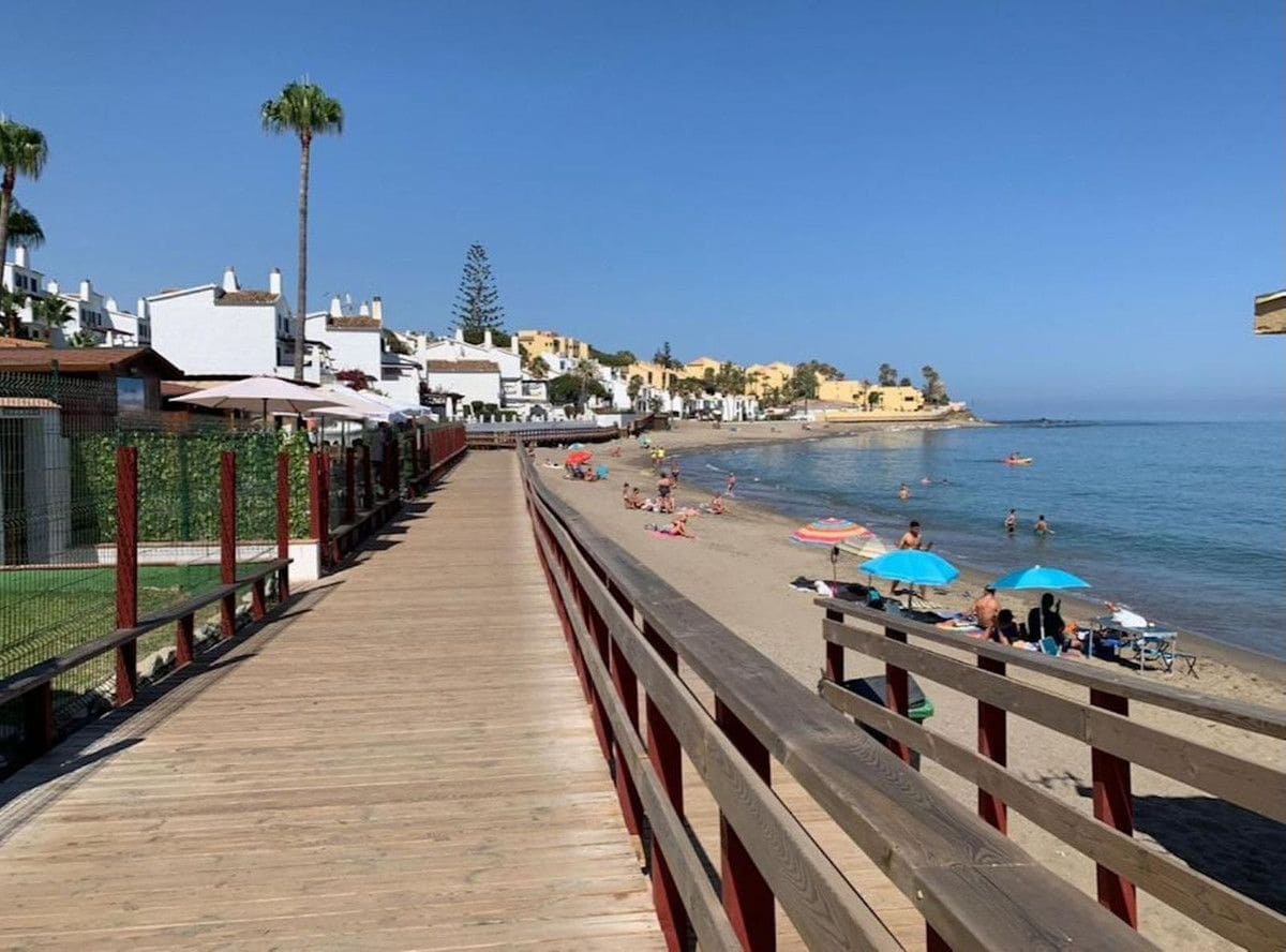 2 soverom Strandleiligheter til salgs i Mijas med svømmebasseng garasje - € 335 000 (Ref: 9284025)