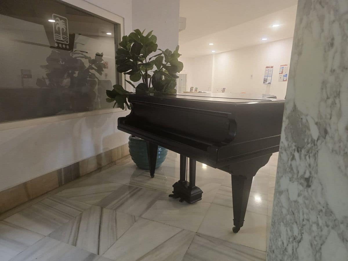 1 slaapkamer Strandappartement te koop in Fuengirola - € 220.000 (Ref: 9284029)