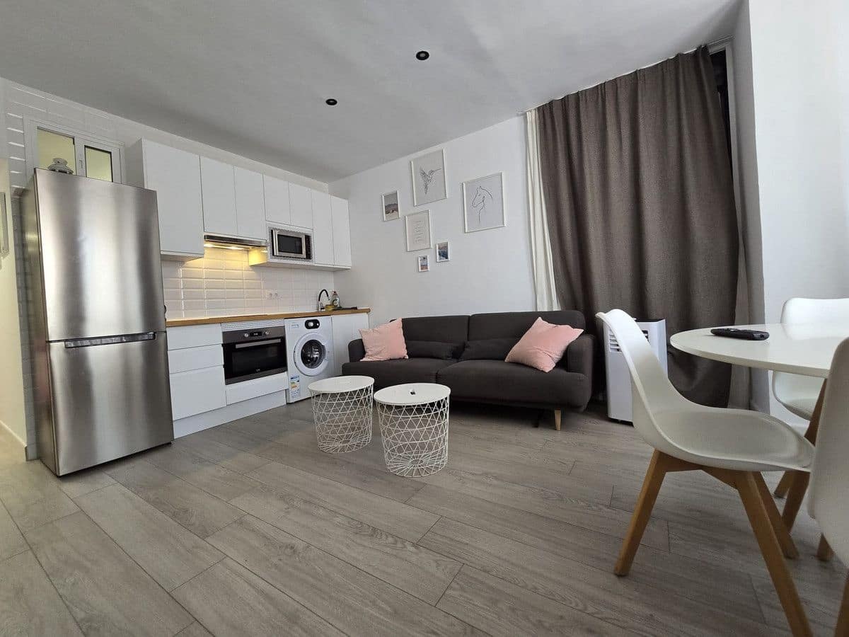 1 slaapkamer Strandappartement te koop in Fuengirola - € 220.000 (Ref: 9284029)