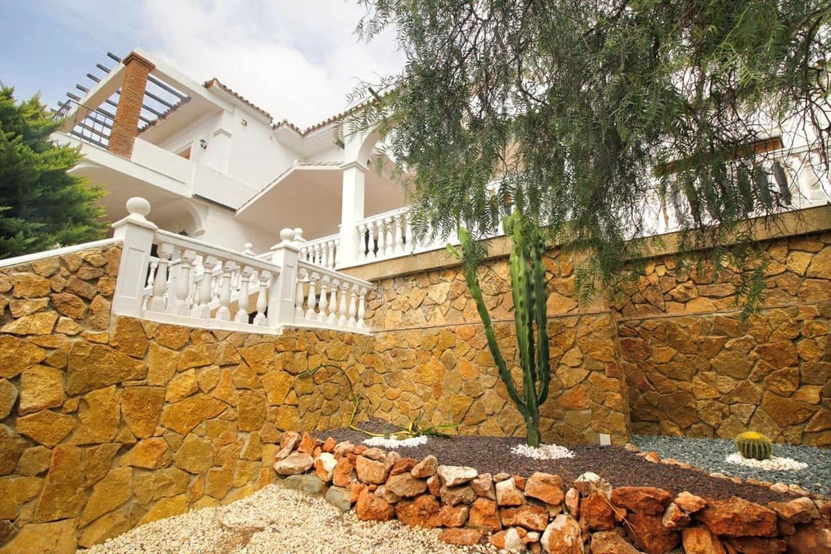 6 soveværelse Villa til salg i Benalmadena med swimmingpool garage - € 1.595.000 (Ref: 9287819)