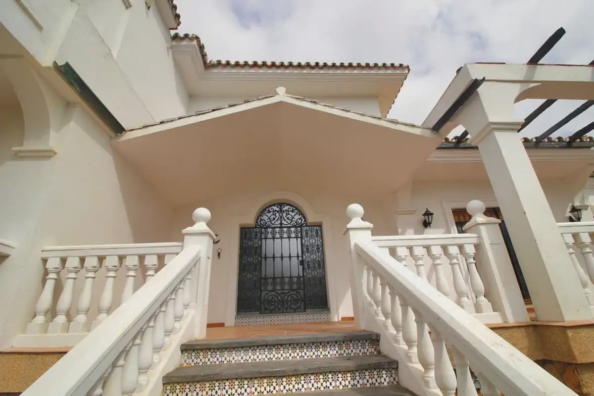 6 soverom Villa til salgs i Benalmadena med svømmebasseng garasje - € 1 600 000 (Ref: 9287819)