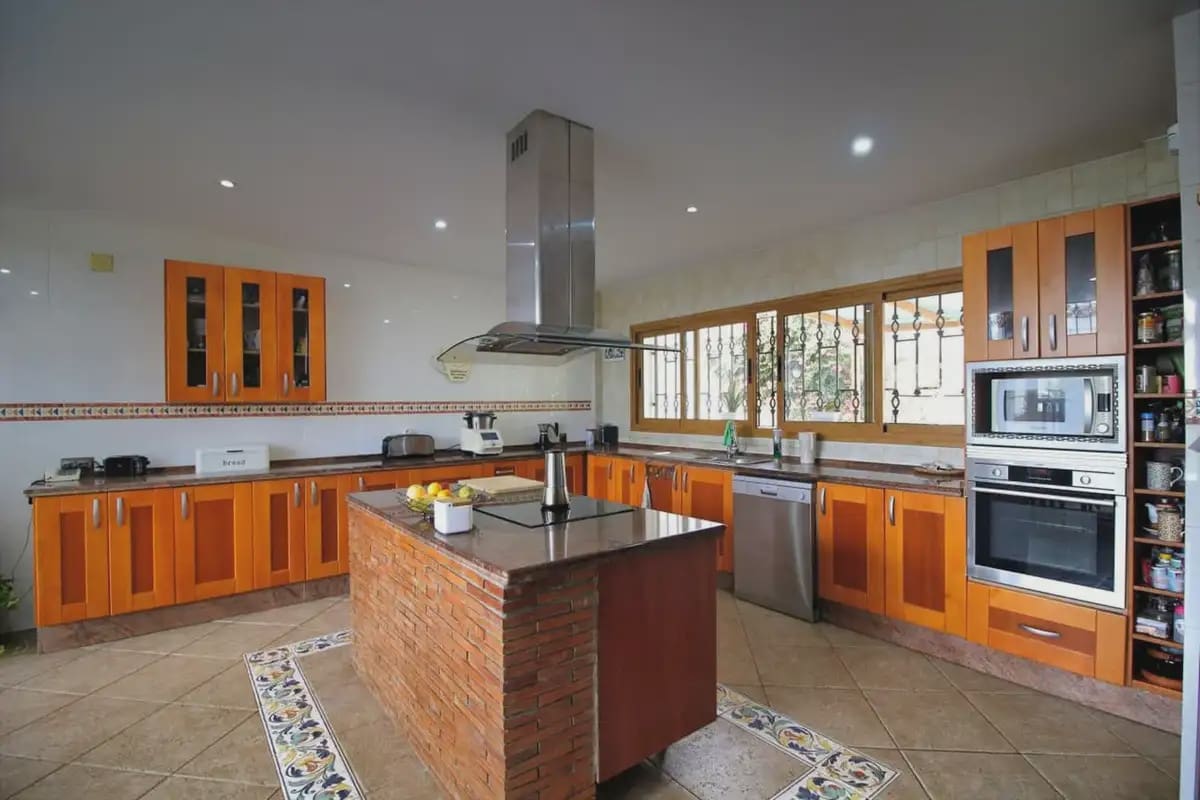 6 soverom Villa til salgs i Benalmadena med svømmebasseng garasje - € 1 600 000 (Ref: 9287819)