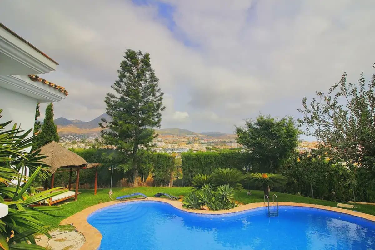 6 soverom Villa til salgs i Benalmadena med svømmebasseng garasje - € 1 600 000 (Ref: 9287819)