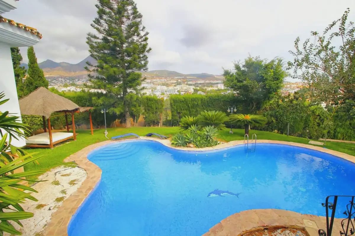 6 soverom Villa til salgs i Benalmadena med svømmebasseng garasje - € 1 600 000 (Ref: 9287819)