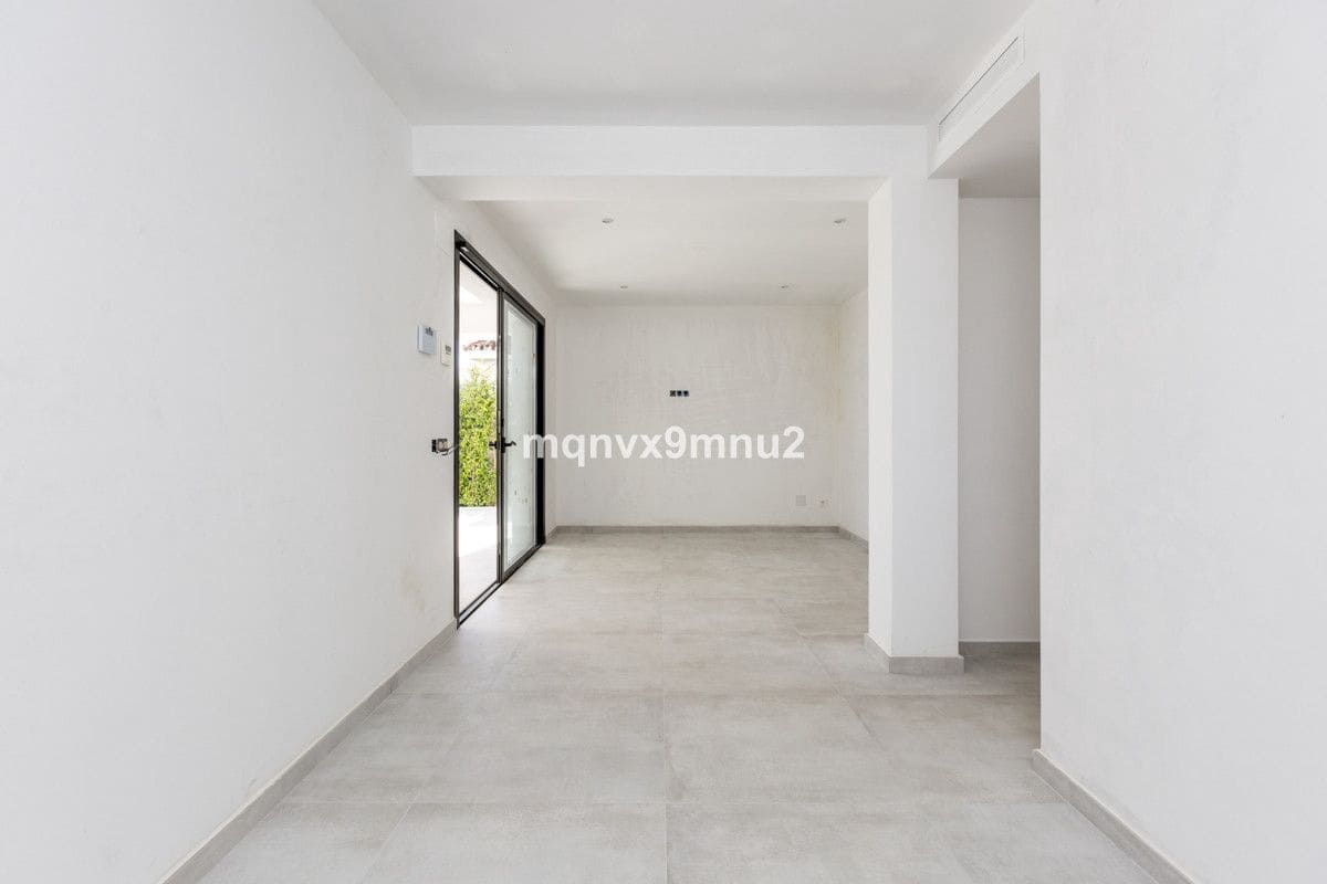 3 sovrum Villa till salu i Mijas med pool - 1 450 000 € (Ref: 9293217)