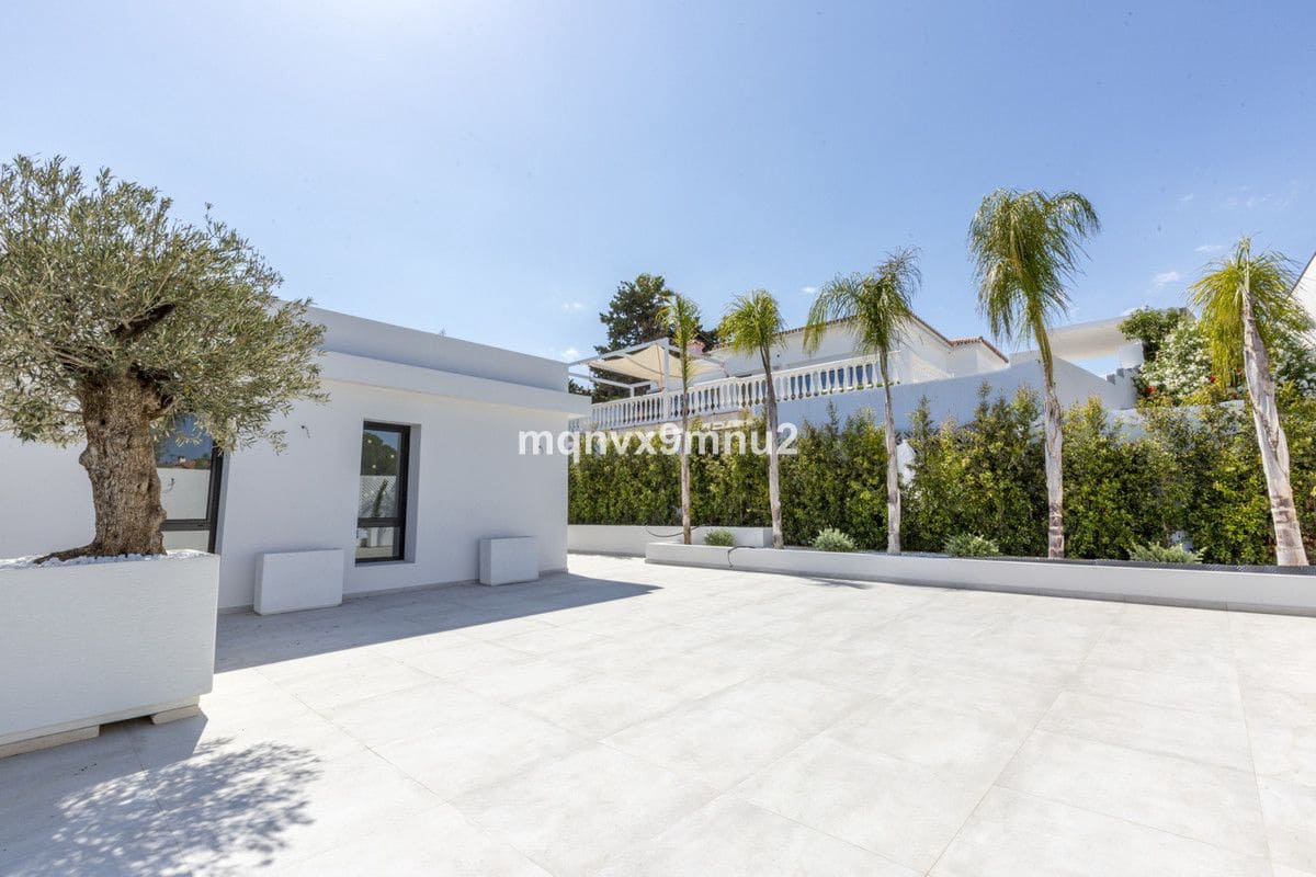 3 sovrum Villa till salu i Mijas med pool - 1 450 000 € (Ref: 9293217)