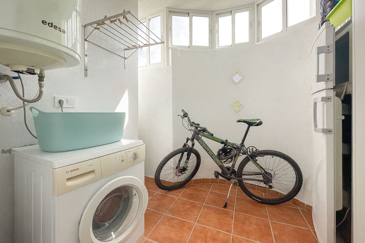 Apartamento de 3 habitaciones en Mijas en venta con piscina garaje - 380.000 € (Ref: 9303842)