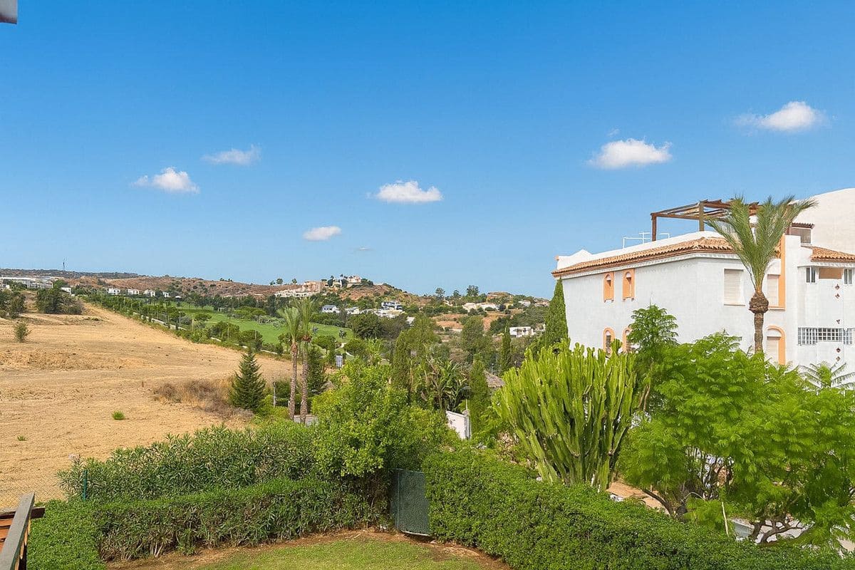 Apartamento de 3 habitaciones en Mijas en venta con piscina garaje - 380.000 € (Ref: 9303842)