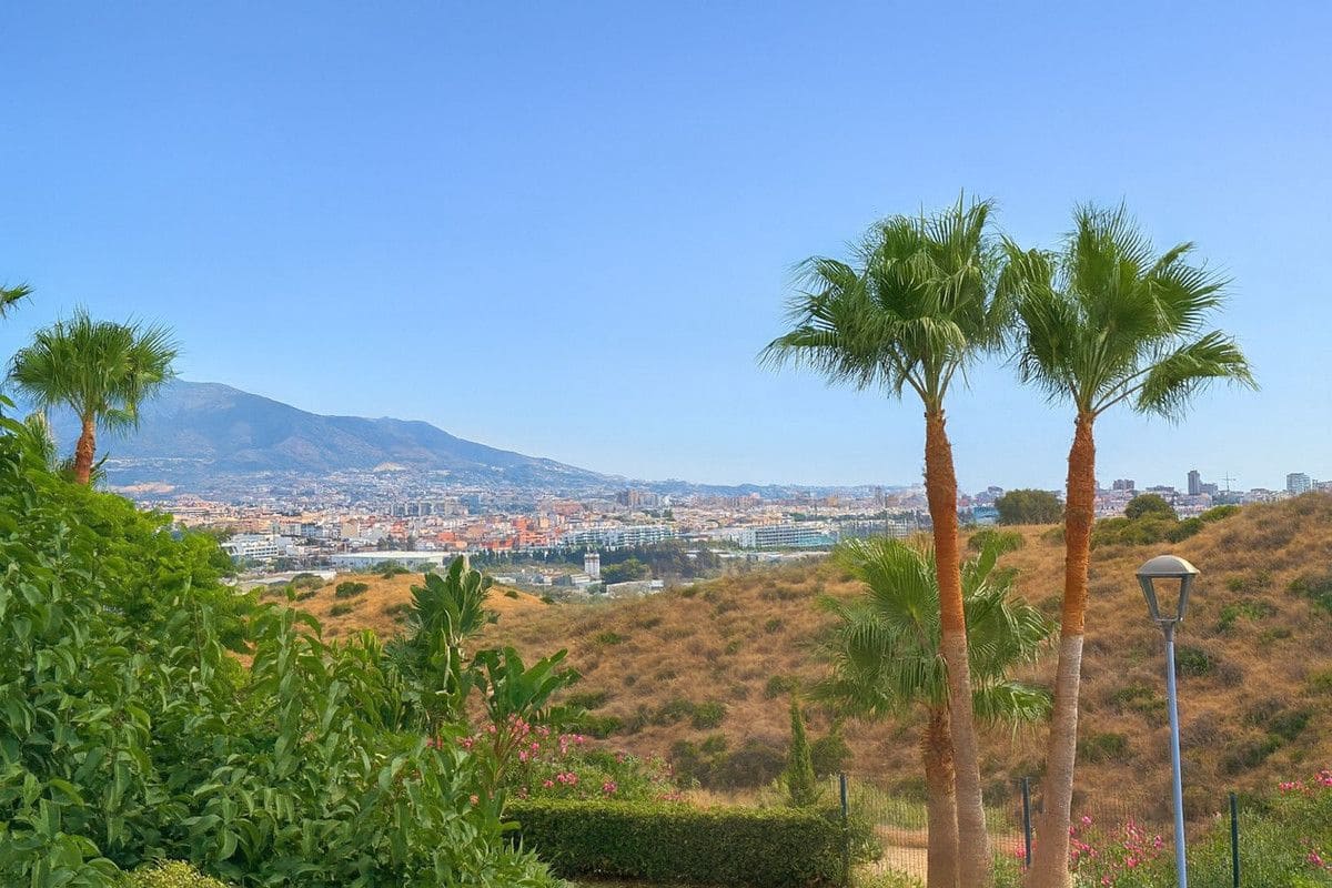 Apartamento de 3 habitaciones en Mijas en venta con piscina garaje - 380.000 € (Ref: 9303842)