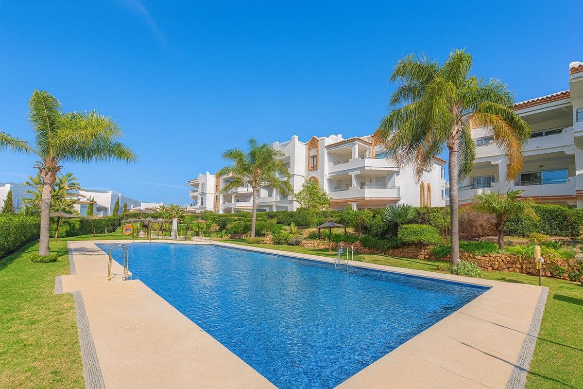 Apartamento de 3 habitaciones en Mijas en venta con piscina garaje - 380.000 € (Ref: 9303842)