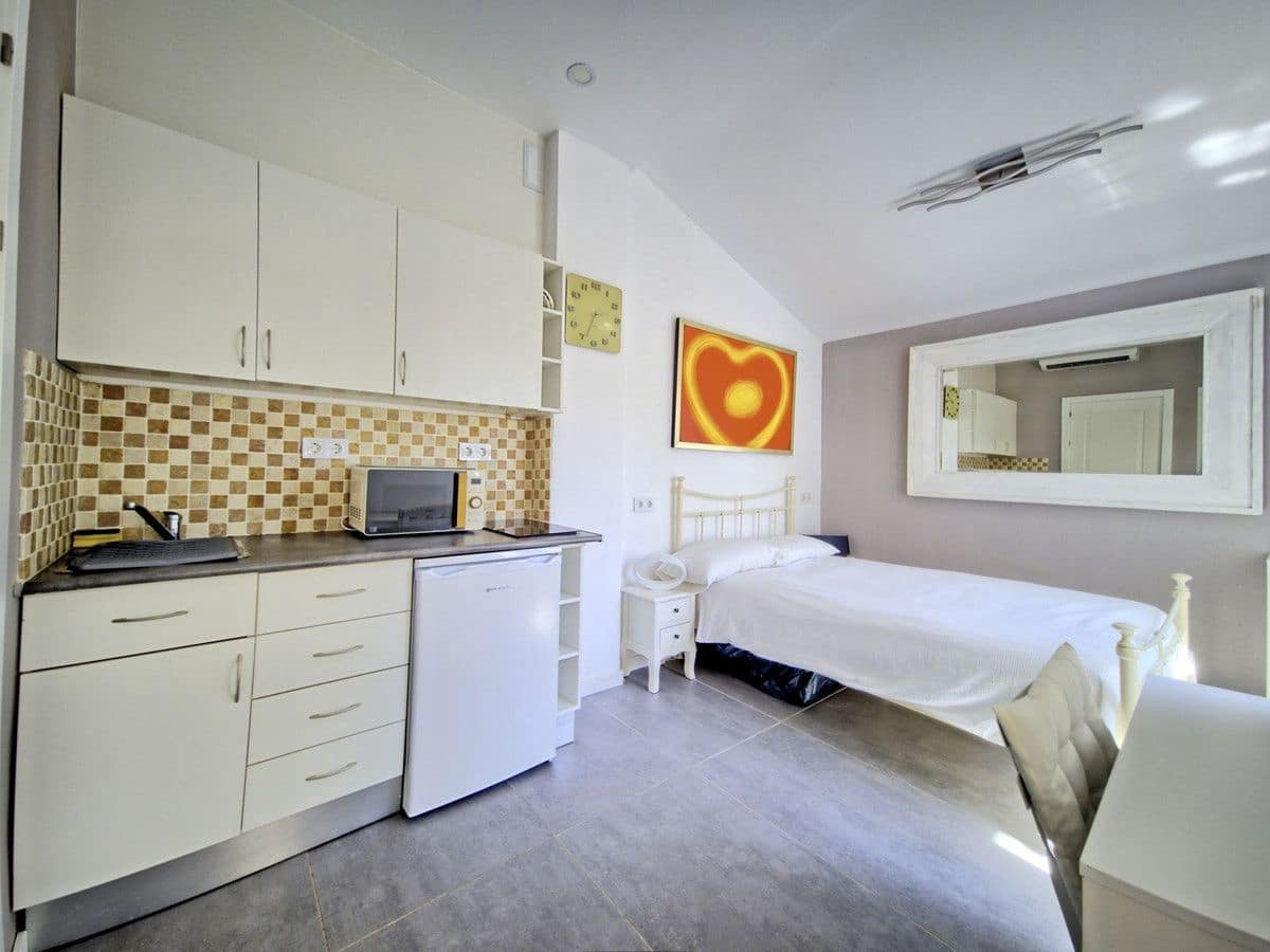 6 slaapkamer Huis te koop in Marbella met zwembad garage - € 899.999 (Ref: 9311456)