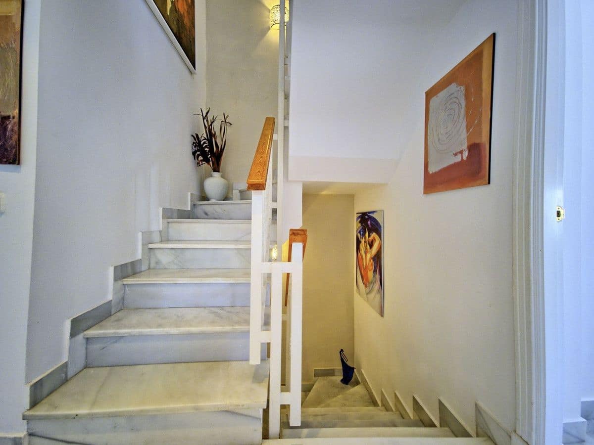 6 slaapkamer Huis te koop in Marbella met zwembad garage - € 899.999 (Ref: 9311456)