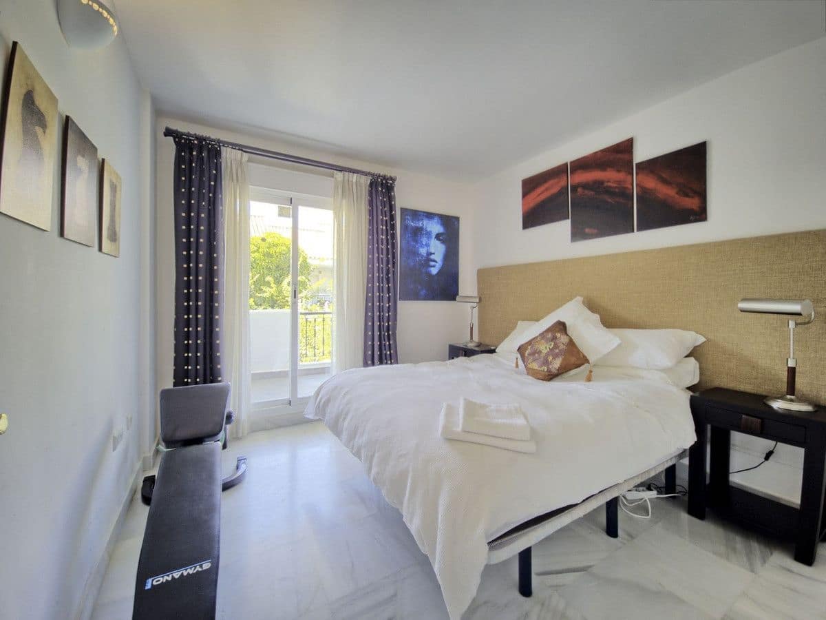 6 slaapkamer Huis te koop in Marbella met zwembad garage - € 899.999 (Ref: 9311456)