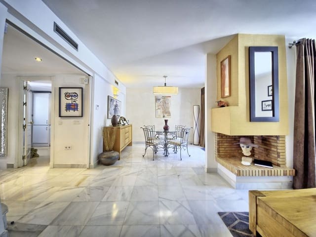 Casa de 6 habitaciones en Nueva Andalucía Centro, Marbella en venta con piscina garaje - 899.999 € (Ref: 9311456)