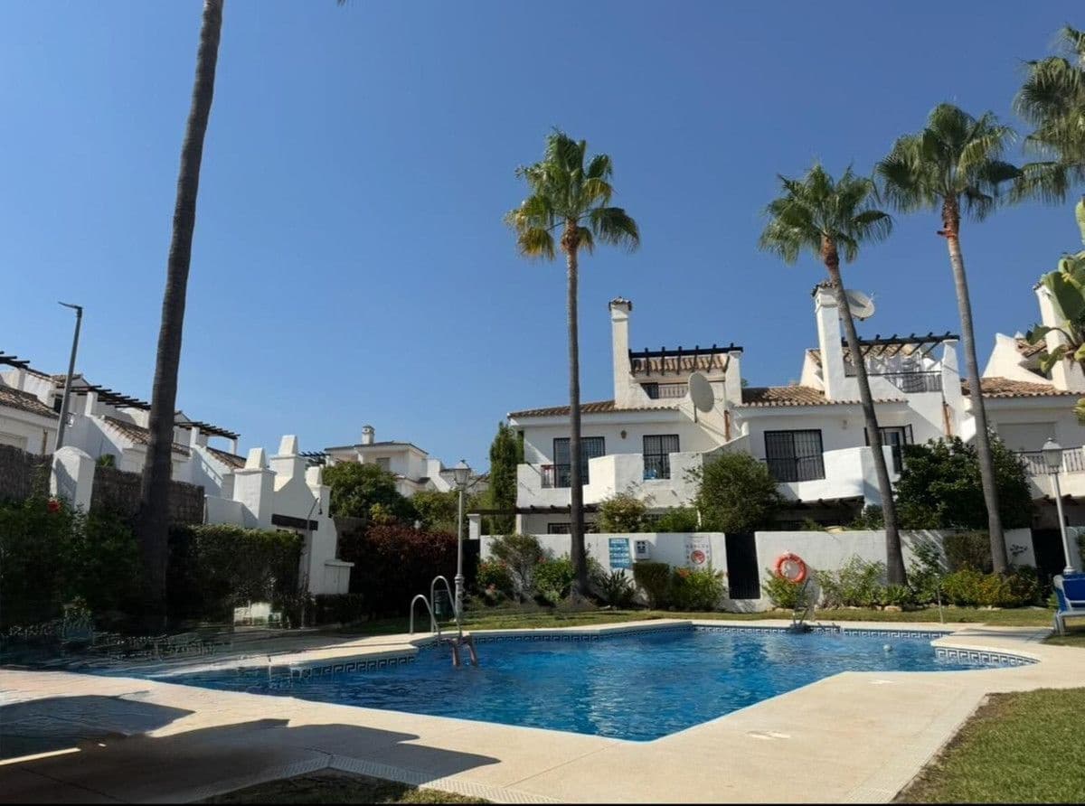 6 slaapkamer Huis te koop in Marbella met zwembad garage - € 899.999 (Ref: 9311456)