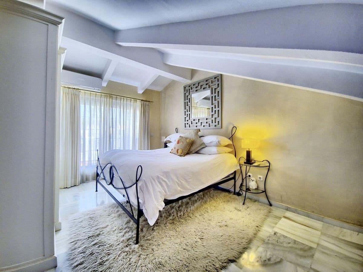 6 slaapkamer Huis te koop in Marbella met zwembad garage - € 899.999 (Ref: 9311456)