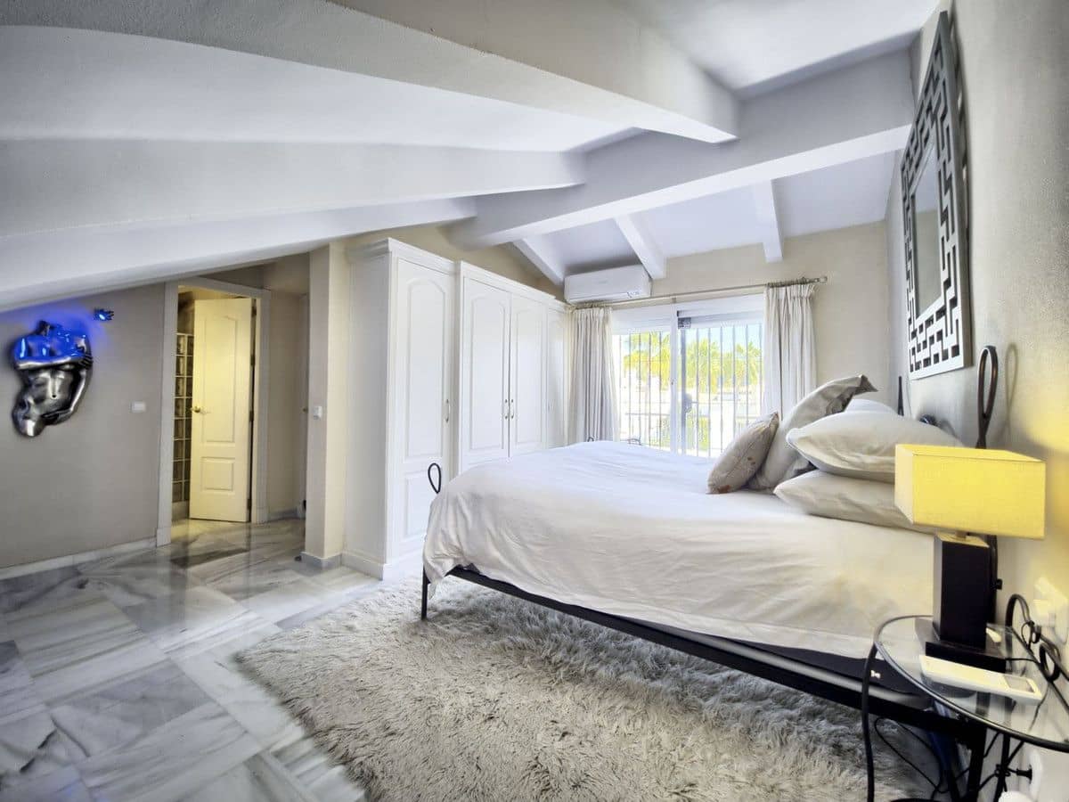 6 slaapkamer Huis te koop in Marbella met zwembad garage - € 899.999 (Ref: 9311456)