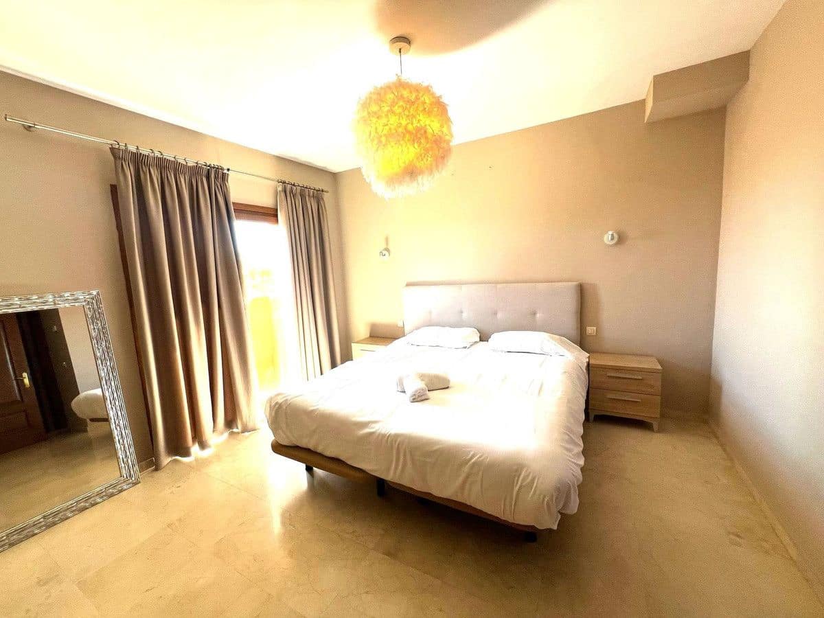 5 sypialnia Dom blizniak na sprzedaż w Mijas z basenem garażem - 495 000 € (Ref: 9314277)