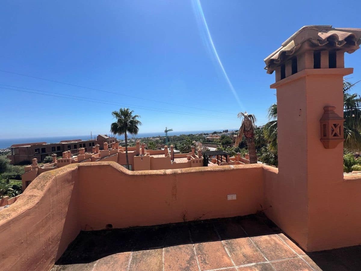 5 sypialnia Dom blizniak na sprzedaż w Mijas z basenem garażem - 495 000 € (Ref: 9314277)