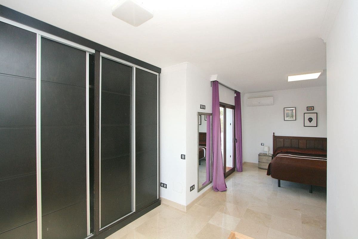 8 soverom Villa til salgs i Mijas med svømmebasseng garasje - € 1 590 750 (Ref: 9374752)